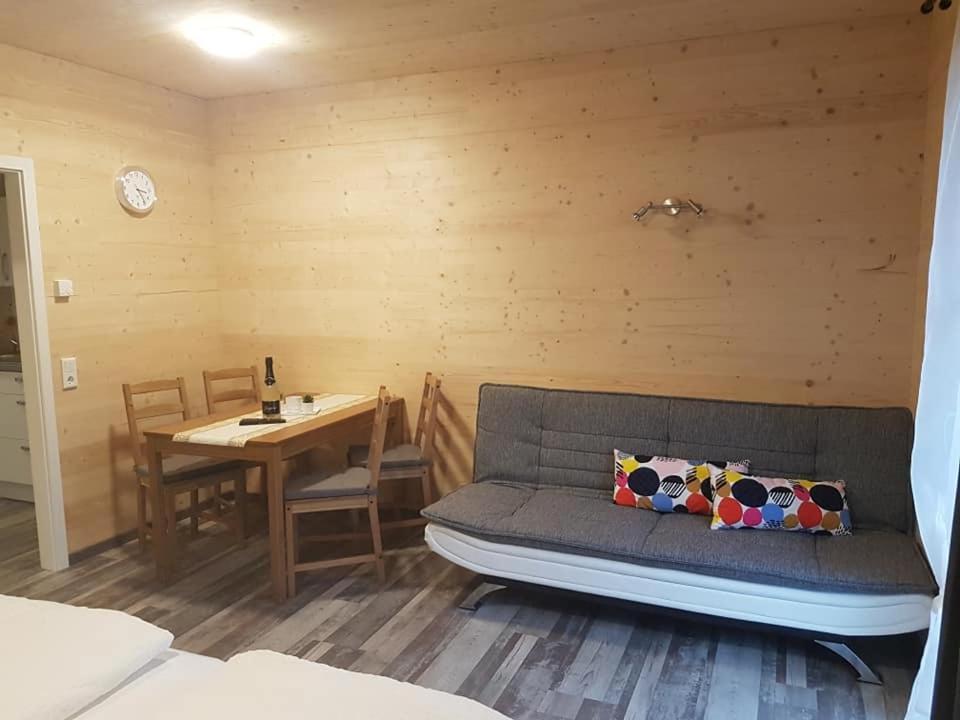 Gaestehaus Am Hahnenkamm 罗伊特 外观 照片